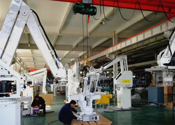 Boden - angebrachter Palettierungsroboter IP 65 und Paletten-Lastaufnahmemittel in der Weizenindustrie